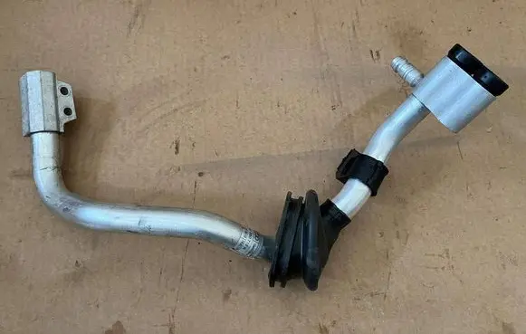 Audi A4 S4 B8 8K Air conditioning (A/C) pipe/hose 8K1260712K