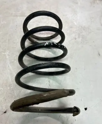 Nissan X-Trail T30 Rear coil spring 