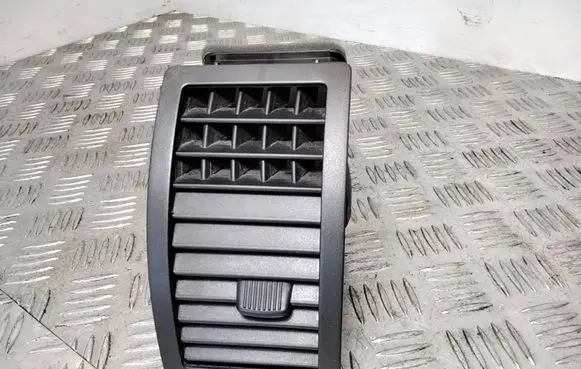 Volkswagen Polo IV 9N3 Dashboard side air vent grill/cover trim 6Q0819703 13092007