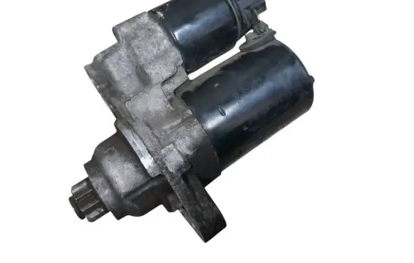 Volkswagen Golf V Starter motor 02T911023R 0001120406