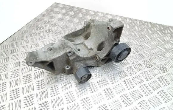 BMW 3 E90 E91 Generator/alternator bracket 7802639