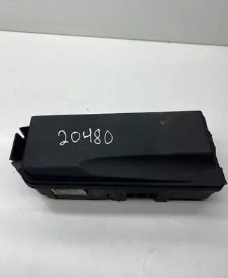 Opel Vectra C Fuse module 13112921 00040331