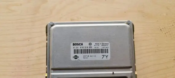 Nissan Almera Tino Engine control unit/module 0281010810 237104U112