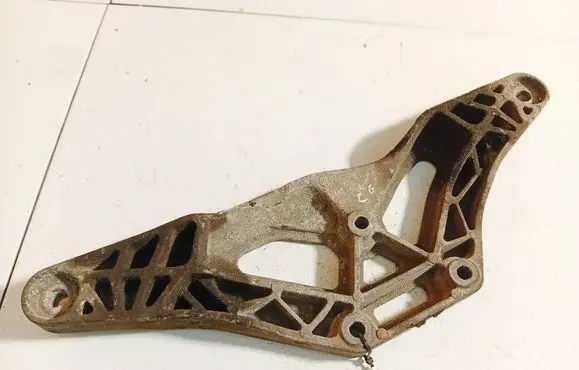 Audi A6 S6 C6 4F Engine mounting bracket 4f0599287