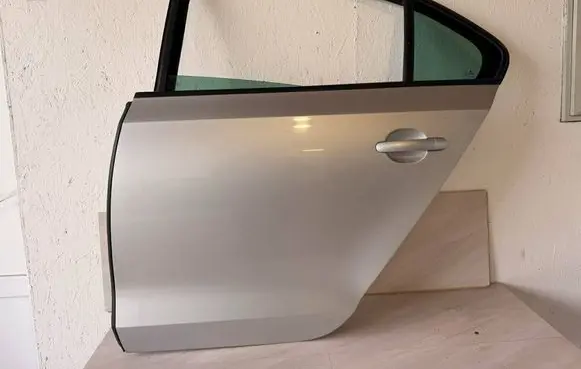 Volkswagen Jetta VI Rear door 