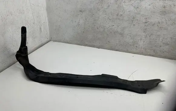 Audi Q7 4L Fender end trim 4L0821112
