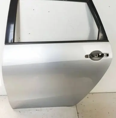 Mitsubishi Grandis Rear door