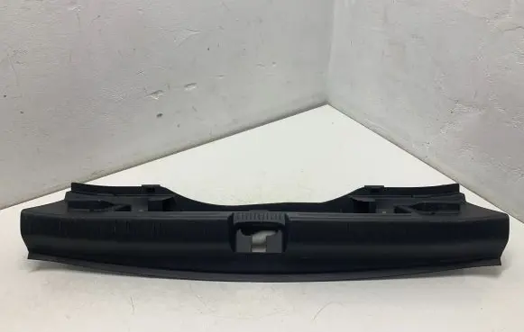 Trunk/boot sill cover protection