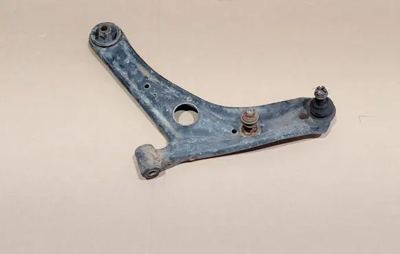 Toyota Yaris Verso Front lower control arm/wishbone 