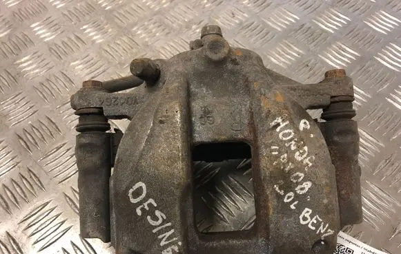 Honda CR-V Front brake caliper