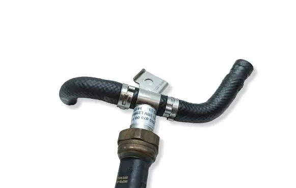 Mercedes-Benz B W246 W242 Fuel pressure sensor A6450700081 A0045421618
