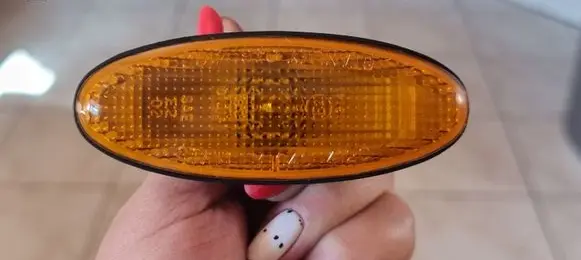 Mazda Premacy Front fender indicator light 0464120