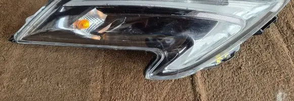 Nissan Juke I F15 Headlight/headlamp