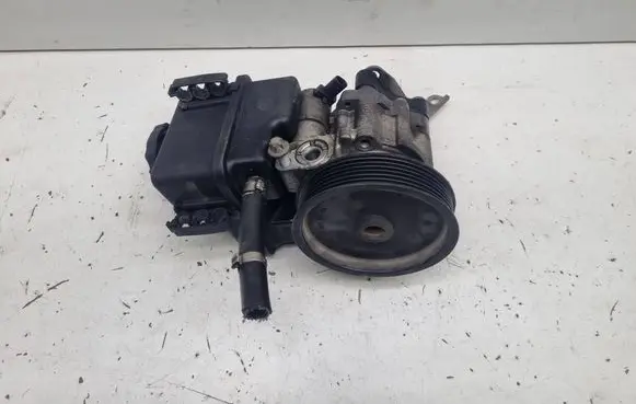 Mercedes-Benz E W212 Power steering pump A0064661501 7693900509