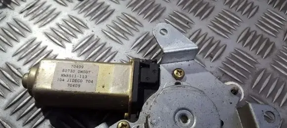 Nissan Almera Front door window regulator motor 807300M007 70409