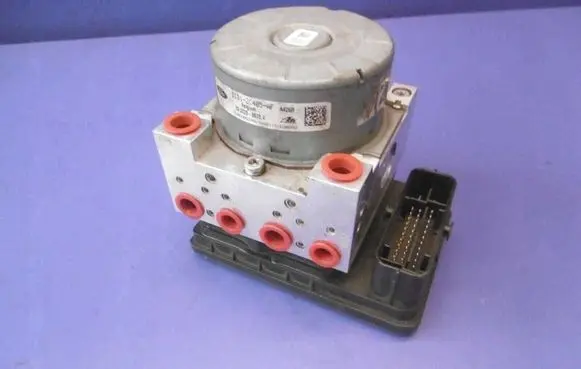 Ford Focus ABS Pump A426R 10022006784 D1B12C405AF