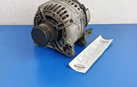 Volkswagen Polo Generator/alternator 045903023AX