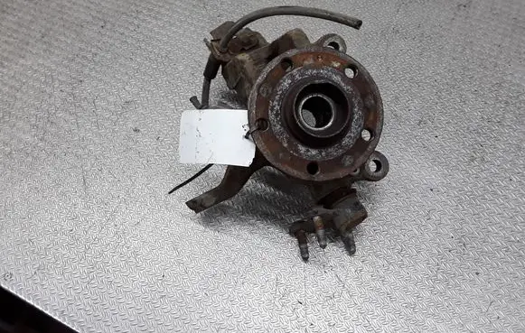 Skoda Octavia Mk2 (1Z) Front wheel hub spindle knuckle