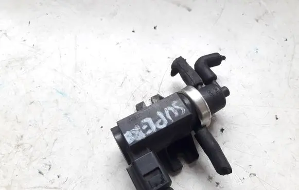 Volkswagen PASSAT B5.5 Vacuum valve 1J0906627