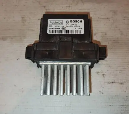 Ford Fusion II Heater blower fan relay DG9H19E624AA F011500104
