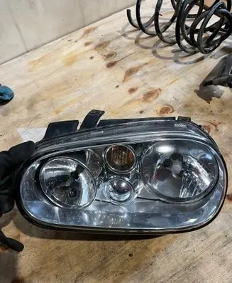 Volkswagen Golf IV Headlight/headlamp 088411108L 084411183L