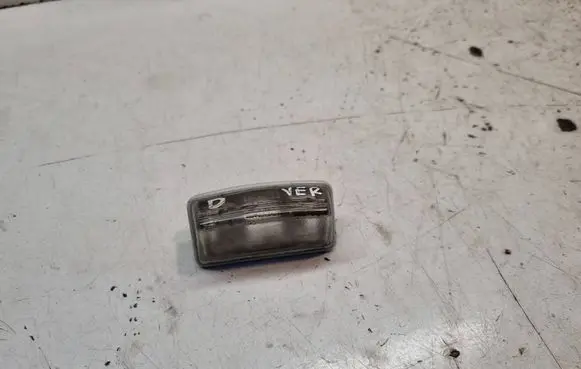 Toyota Corolla Verso AR10 Number plate light