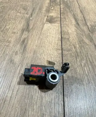 Nissan Navara D23 Airbag deployment crash/impact sensor