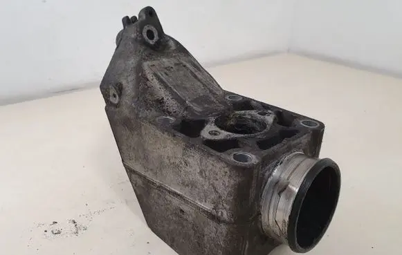 Mercedes-Benz Vito Viano W639 Engine mounting bracket A6462230104