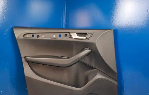 Audi Q5 SQ5 Front door card panel trim 8R2867105