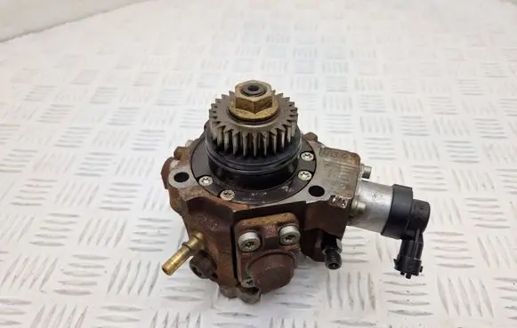 Renault Koleos I Fuel injection high pressure pump 8200804288 8200690744 0445010170