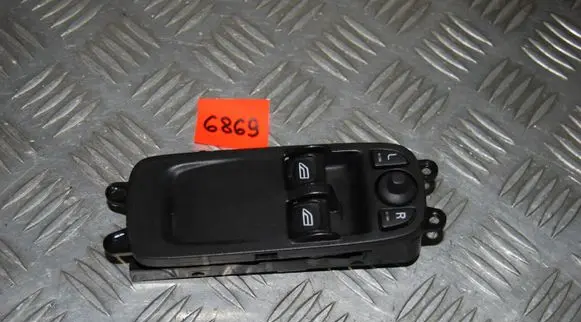 Volvo C30 Electric window control switch 30773208