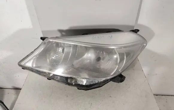 Toyota Yaris Headlight/headlamp