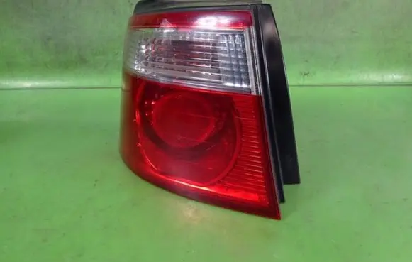 KIA Carens I Rear/tail lights