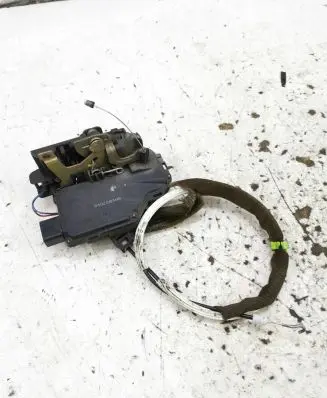 Audi TT Mk1 Front door lock 8N1837016