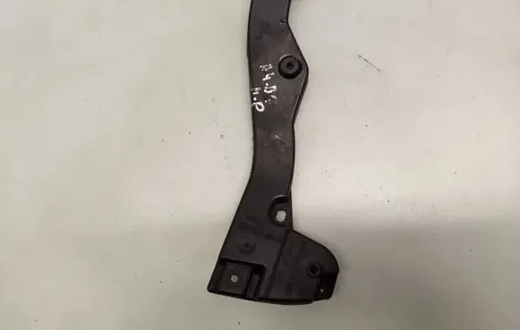 Audi A4 S4 B7 8E 8H Front bumper mounting bracket 8E0807203B