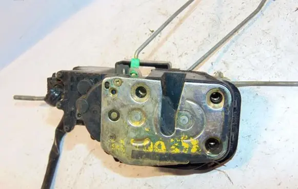 Mazda Xedos 6 Front door lock CA0658310F 1528007150