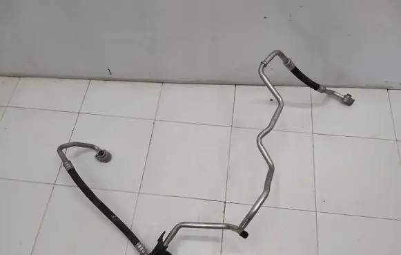 Air conditioning (A/C) pipe/hose