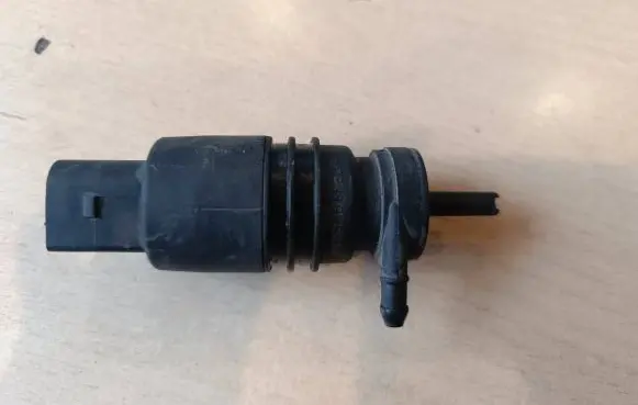 Mercedes-Benz E W211 Windscreen/windshield washer pump PA6GBGF30