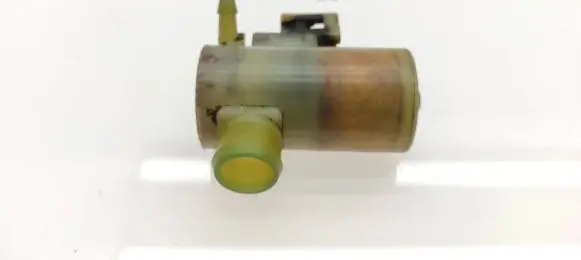 Subaru Forester SF Windscreen/windshield washer pump