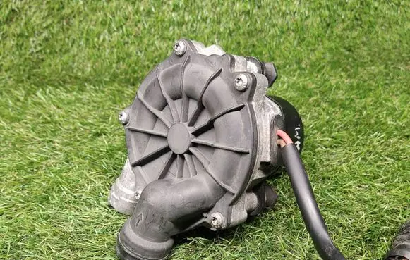 Volkswagen Jetta VI Secondary air pump A1SI12CU1