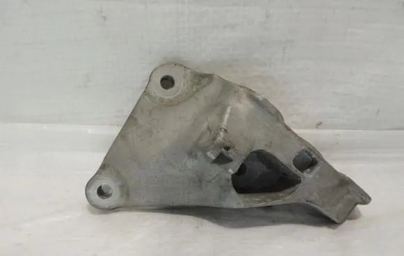 Opel Mokka Gearbox mounting bracket 25947952