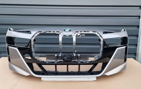 BMW 7 G70 Front bumper 51118081544