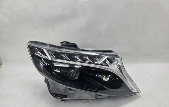 Mercedes-Benz V Class W447 Headlight/headlamp A4479063301
