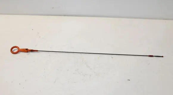 Volkswagen PASSAT B6 Oil level dip stick 03CM