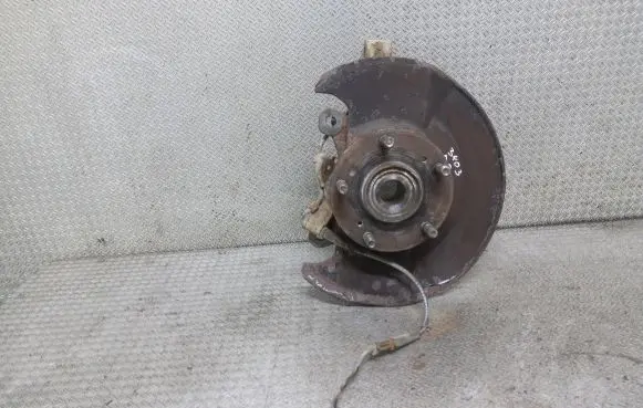 Honda FR-V Front wheel hub spindle knuckle