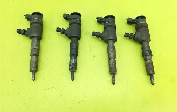 Peugeot 206+ Fuel injectors set 0445110135