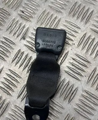 Middle seatbelt (rear)