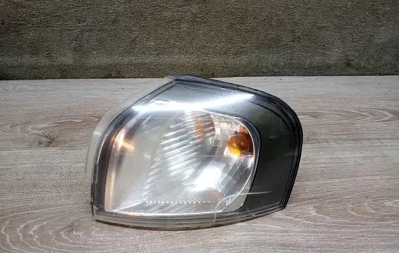 Volvo S80 Front indicator light