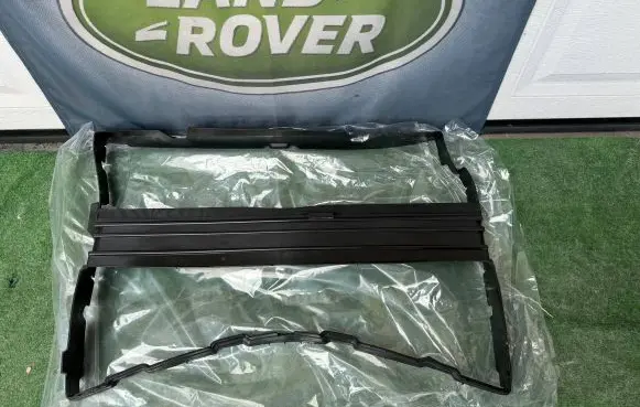 Land Rover Range Rover Evoque L551 Radiator trim 