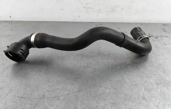 Volvo XC40 Engine coolant pipe/hose 32222082
